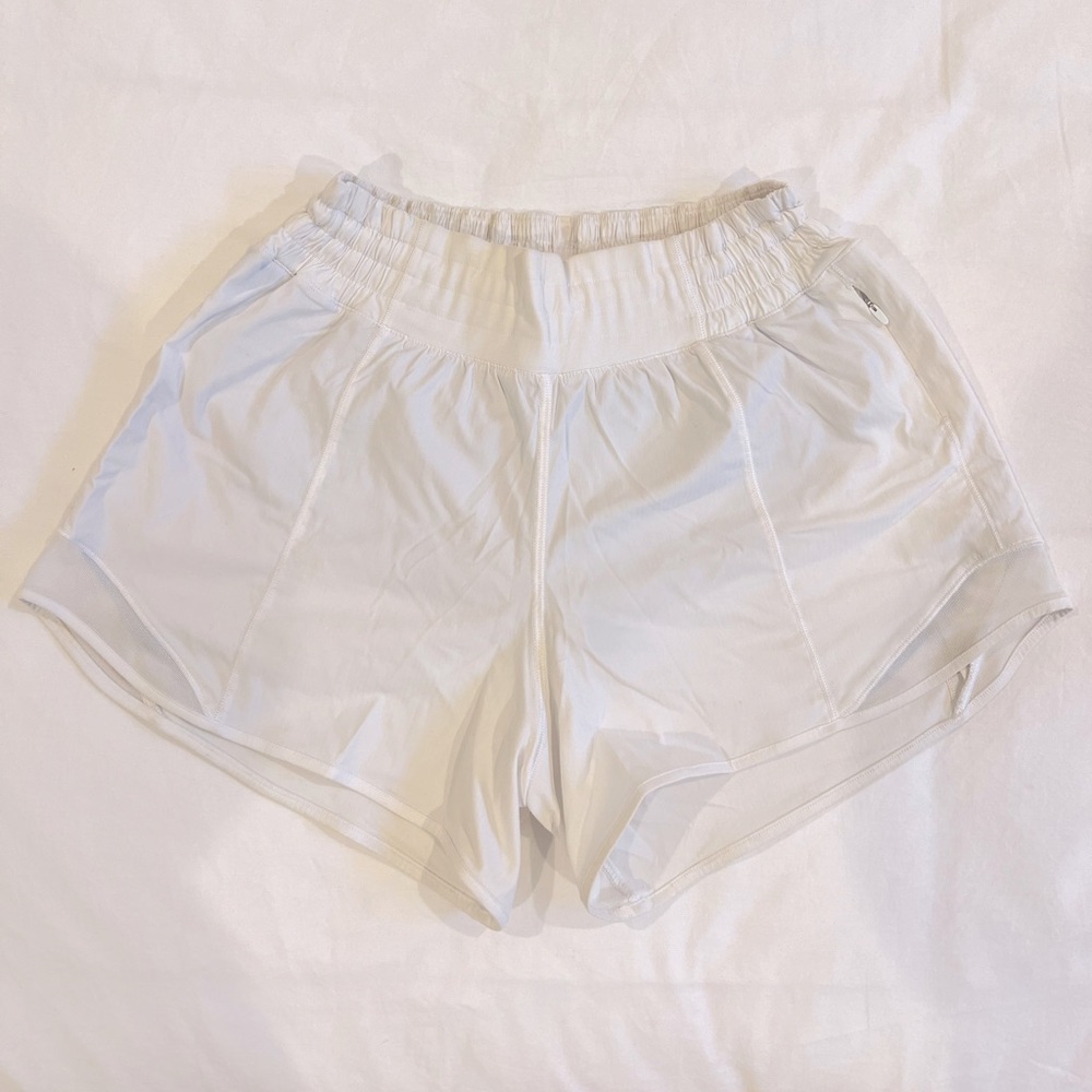 Lululemon White Hotty Hot 4” Lined High Rise Shorts Size 6